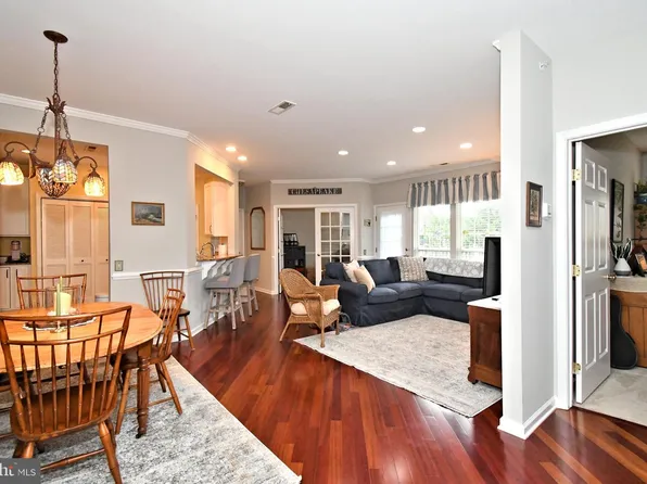 200 Beech Blvd APT 202, Warrington, PA 18976