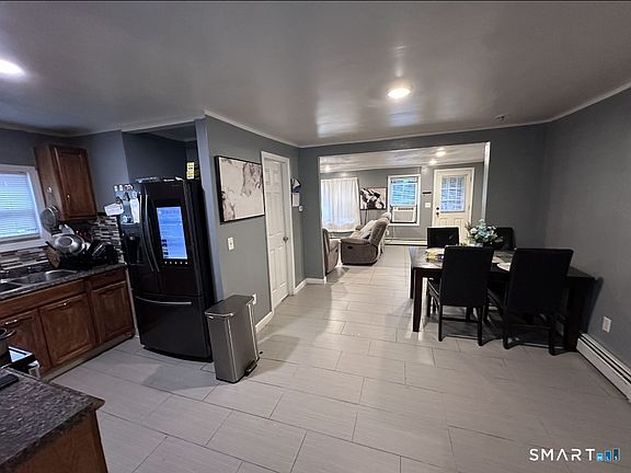 5th image of 139 Hickory Street