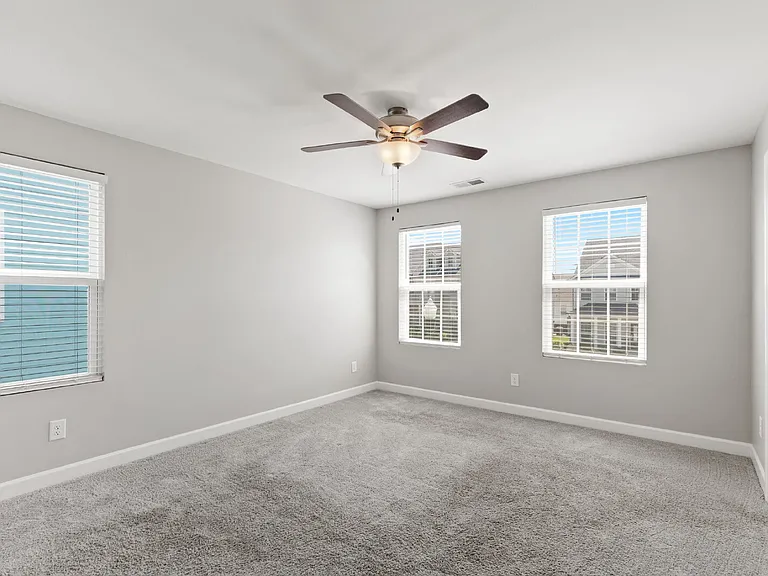242 Mansfield Dr — Photo 18