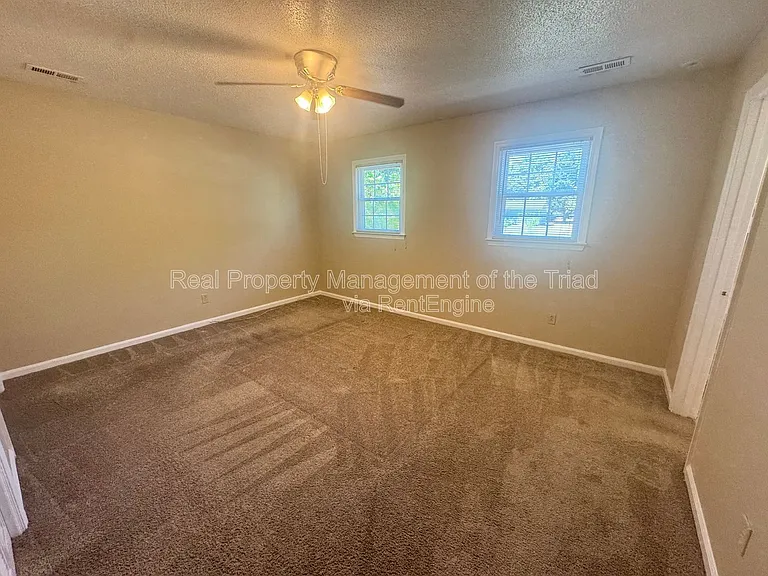 2393 Spicewood Dr — Photo 18