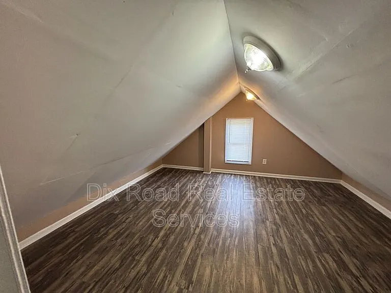 332 Hudson Ave — Photo 41