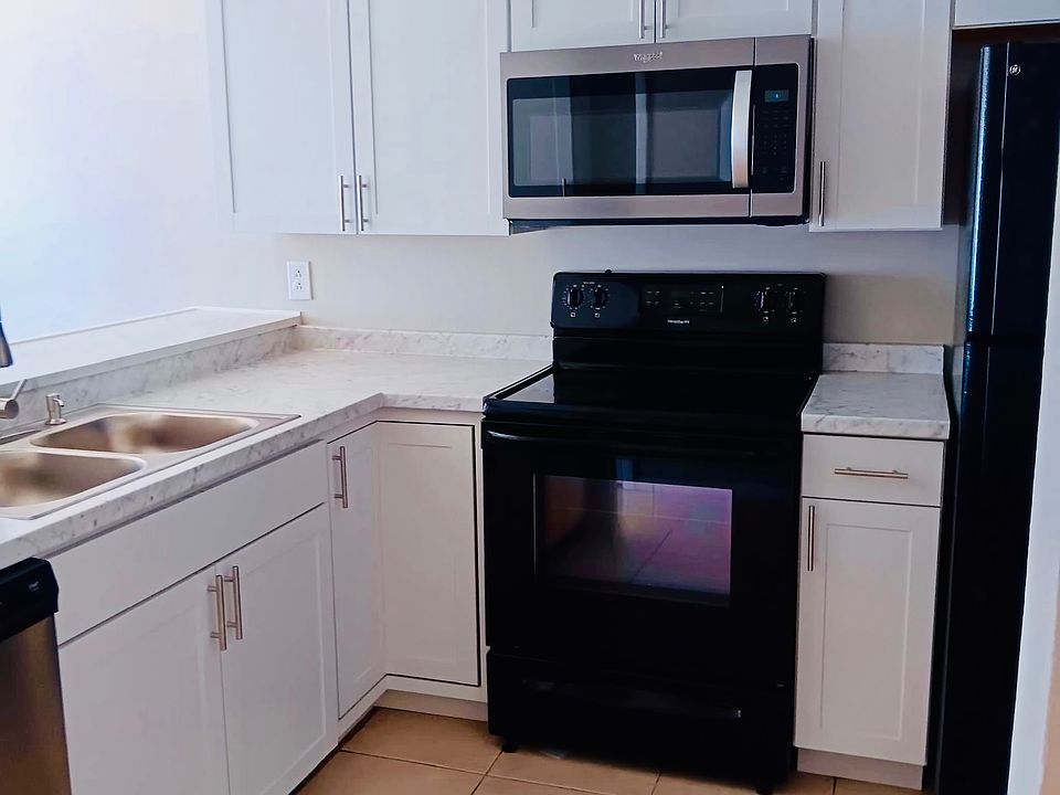 1st image of 1839 Crystal Grove Dr #3