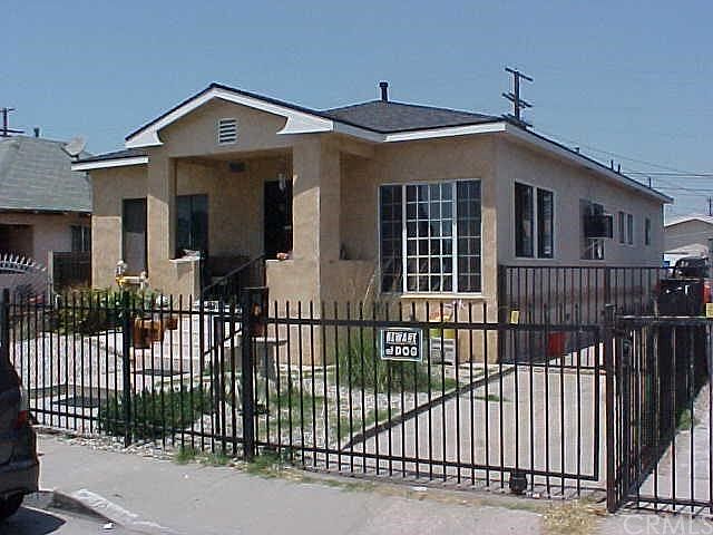 2nd image of 1001 E 52nd Pl