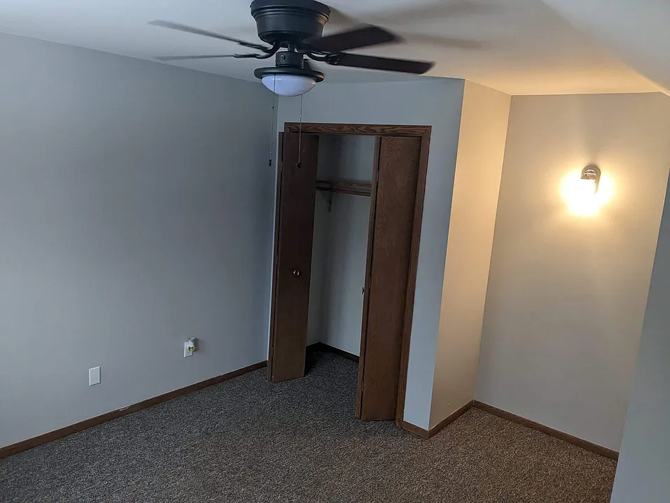 Representative photo, may not be the actual unit.