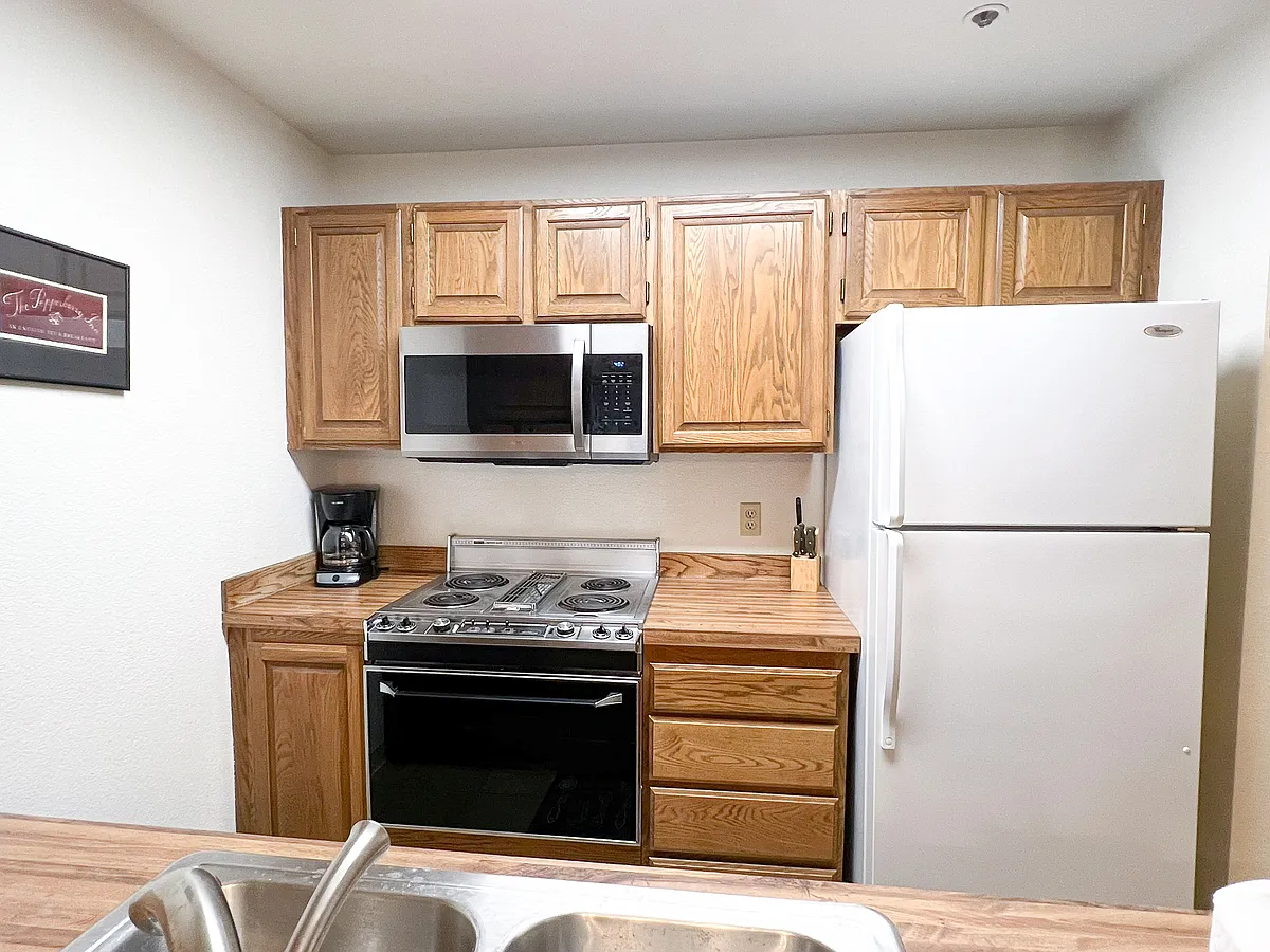 380 E 11th Ave #222 - 1 — Photo 3