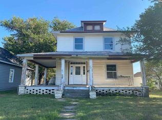 223 W 11th Ave, Hutchinson, KS 67501