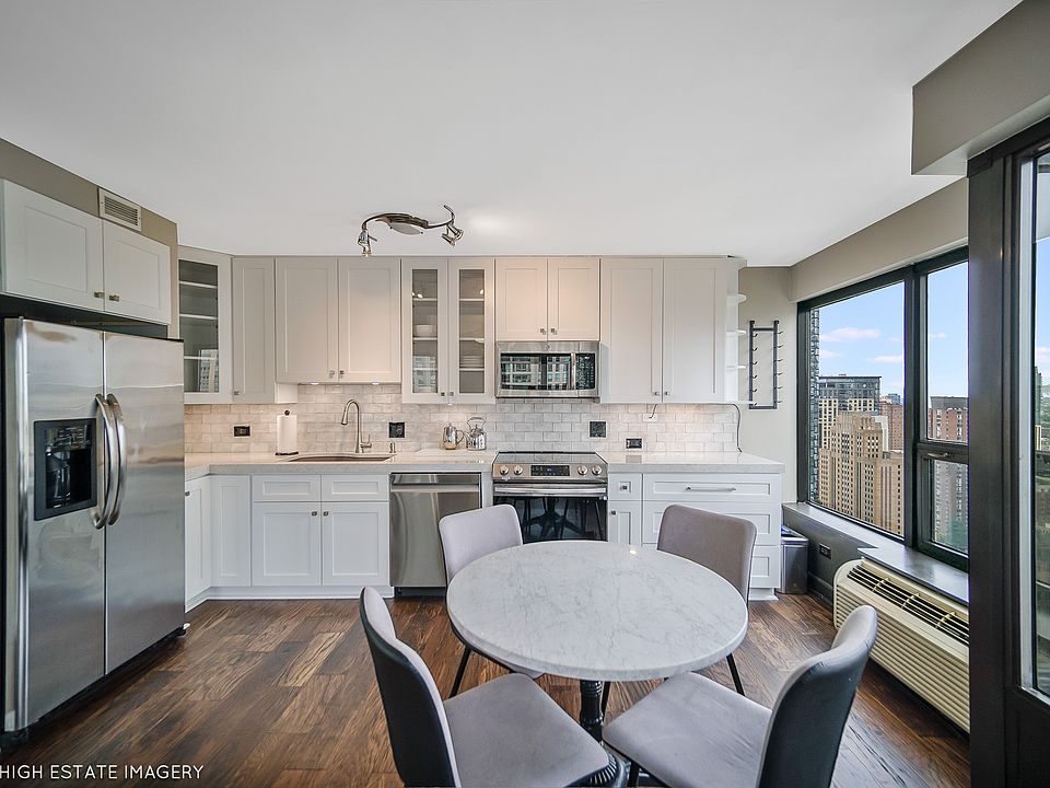 1st image of 30 E Huron St APT 3109