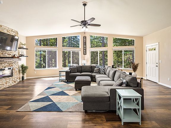 4th image of 1452 Lacock Kelchner Rd