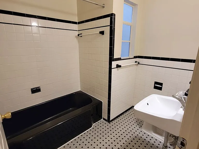 Glendale Apartments — Photo 20