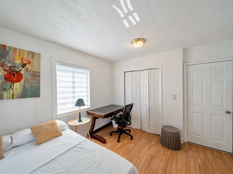 1678 SW 11th St #3 — Photo 11