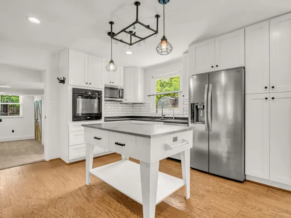138 Carriage Dr, Nashville, TN 37221