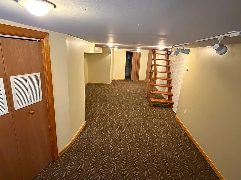 2437 S Darien St — Photo 27