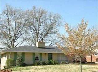 9136 Cordoba Ln, Saint Louis, MO 63126