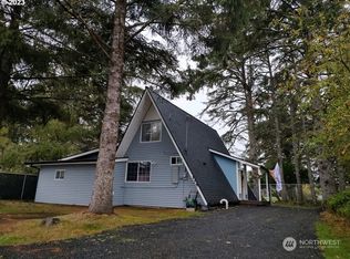 175 Octopus Ave NE, Ocean Shores, WA