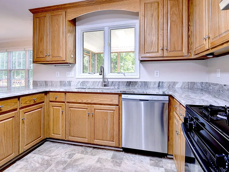 44 Dryden Dr — Photo 22
