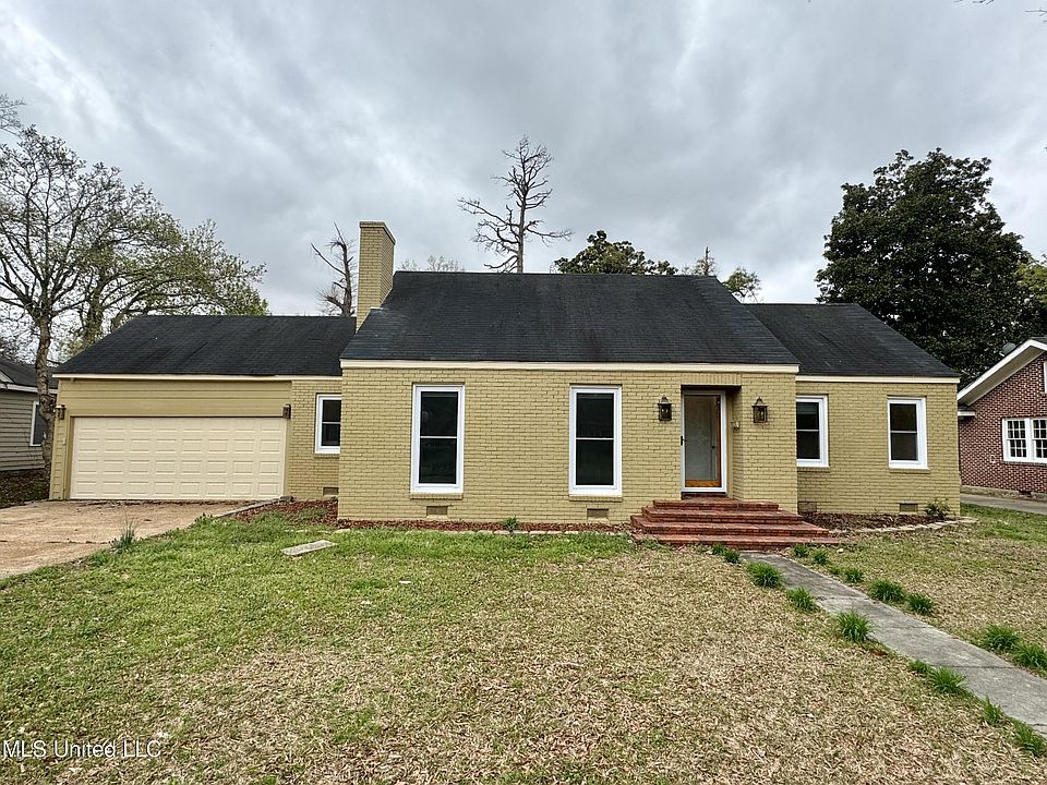 1st image of 440 Cypress Ave