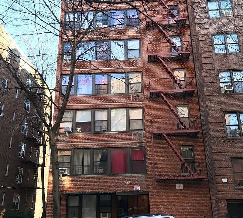 1st image of 3427 74th St APT La