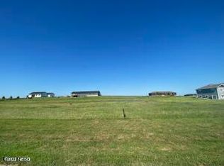 2057 E Boulder Ridge Dr, Watertown, SD 57201