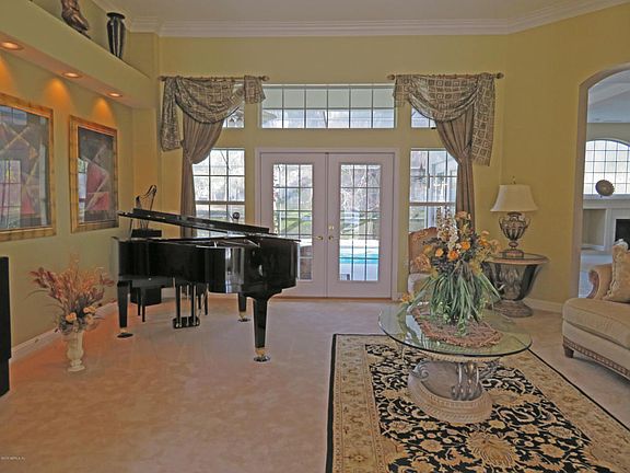 4th image of 10075 Persimmon Hill Ct