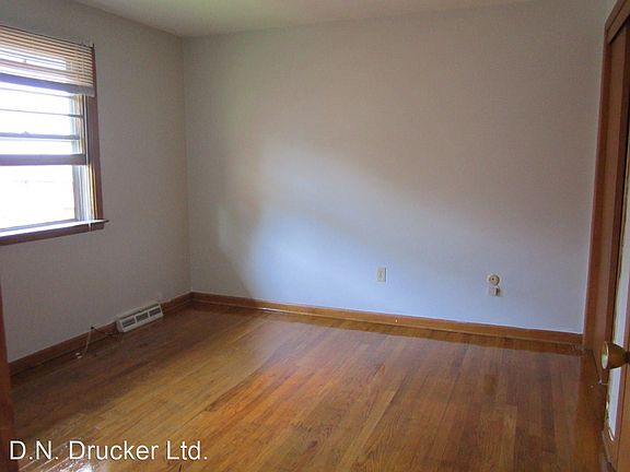 2nd image of 138 Polk St APT 5