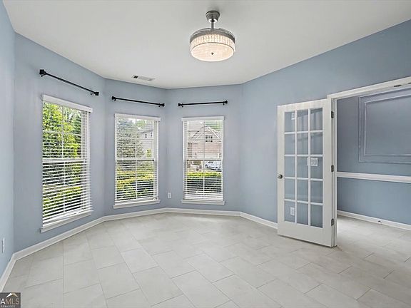 4th image of 6810 Rocking Horse Ln