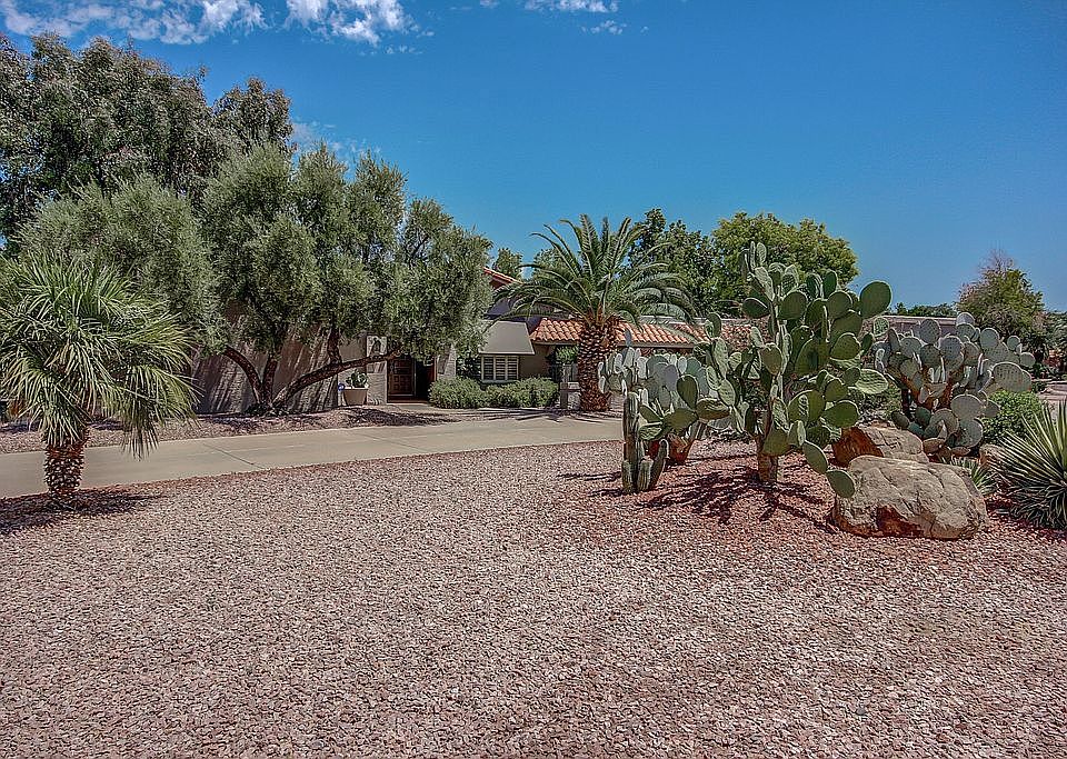 1st image of 8104 E Del Rubi Dr