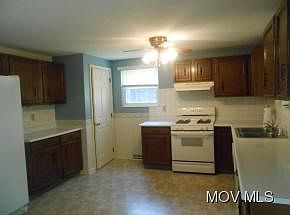 5th image of 2610 David Lee Dr