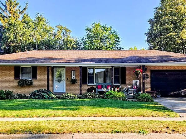 1208 E Kirkwood Dr, Pontiac, IL 61764
