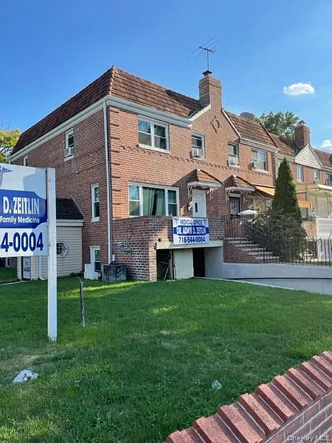 3 bed, 1.5 bath, 1000 sqft, $3,500 — Photo 1