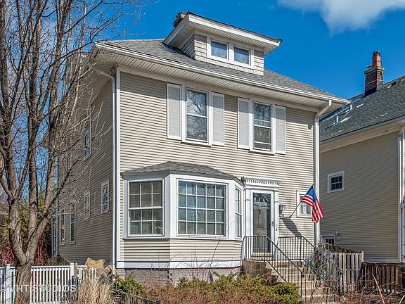 3rd image of 1214 Lake Ave