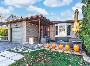 69 Fox Run, Barrie, ON L4N 5L6