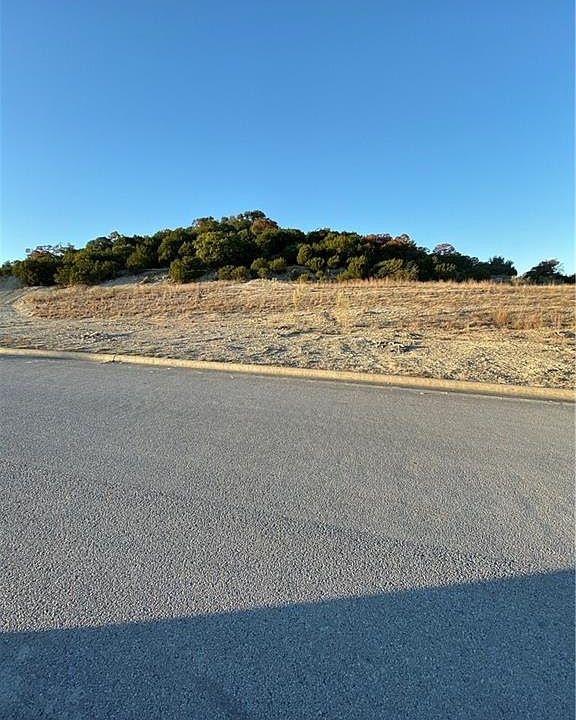 2nd image of 3417 Shoreline Dr