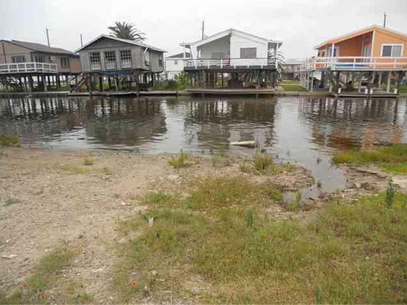 3rd image of 16712 Montego Way