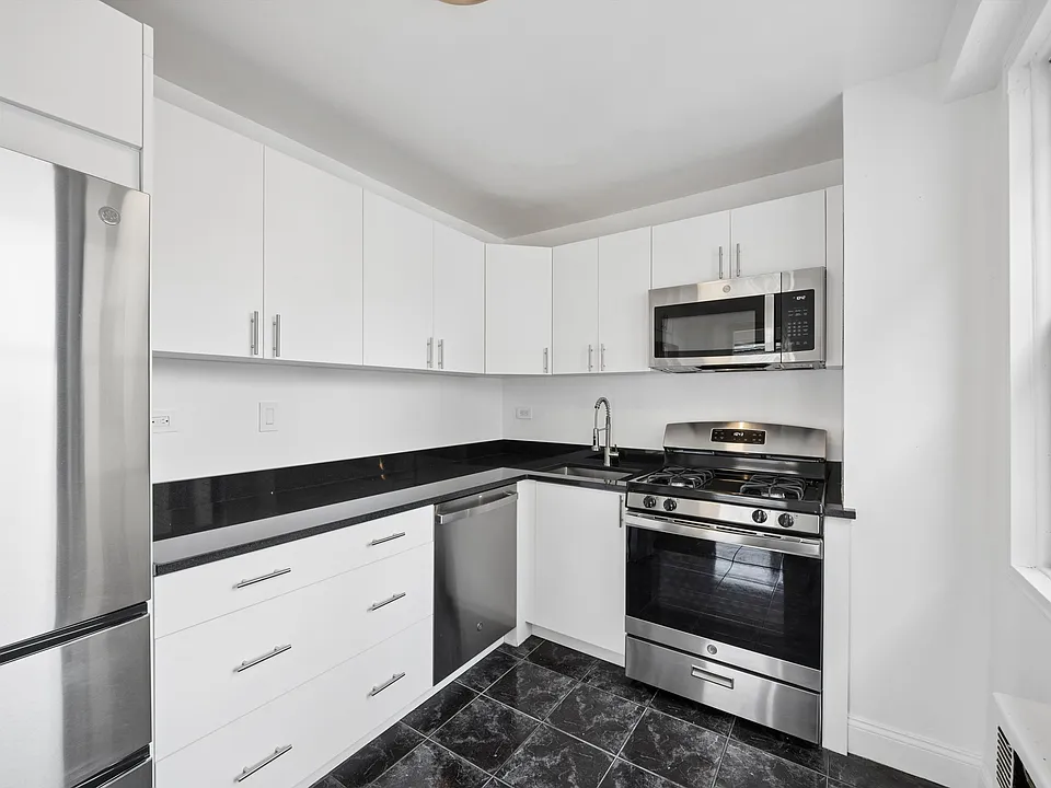 145 E 15th St #16B