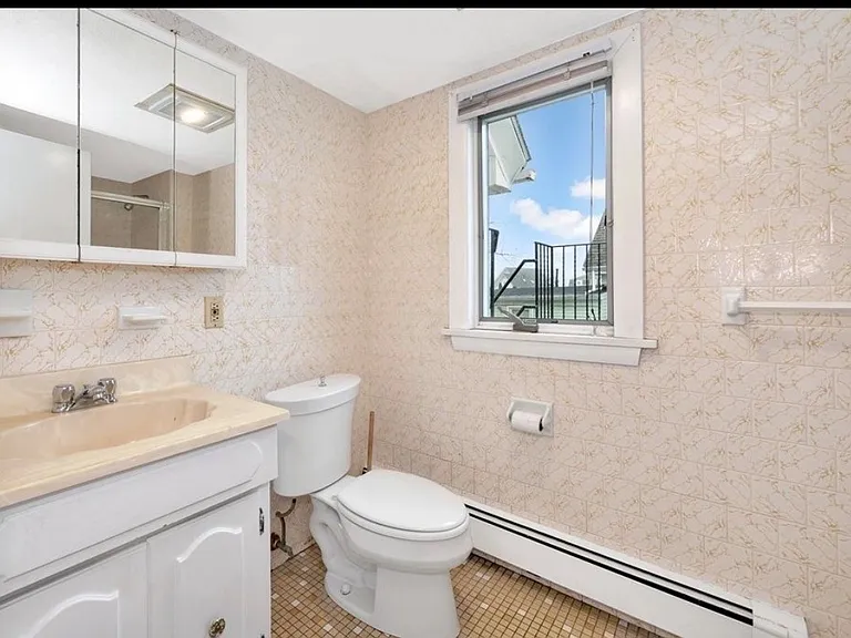 120 Washington St #1 — Photo 14