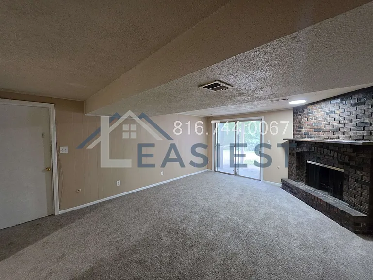 11335 E 72nd St — Photo 18