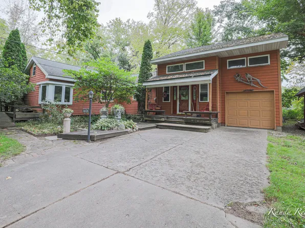 4824 Abrigador Trl NE, Comstock Park, MI 49321