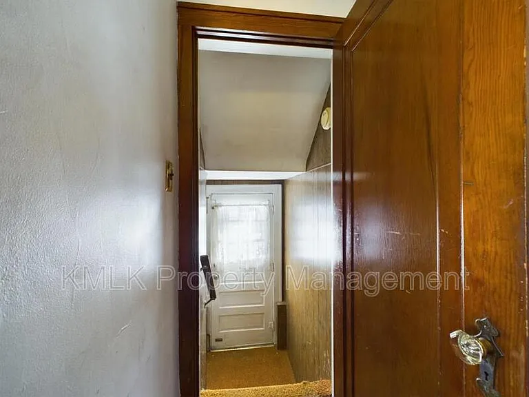 524 Allyn St — Photo 27
