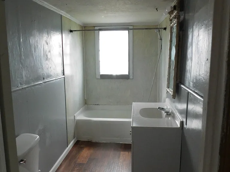 1213 Broad St — Photo 9