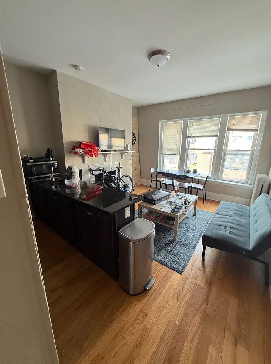 Building Photo - 869 Beacon St #3