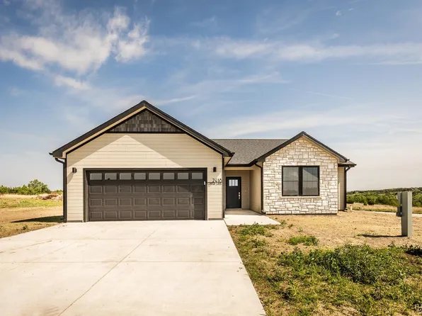 2418 Cinder Ln, Junction City, KS 66441