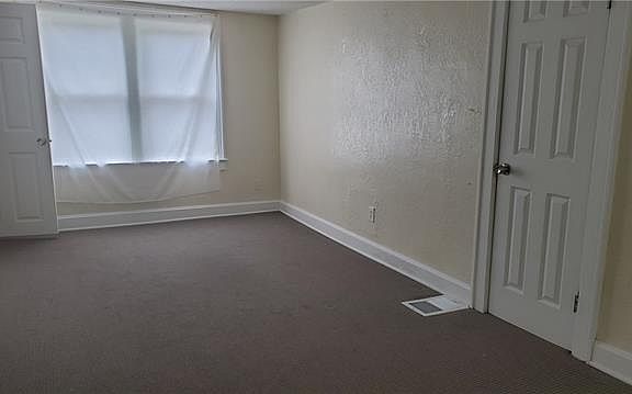 4th image of 4010 E 35th St