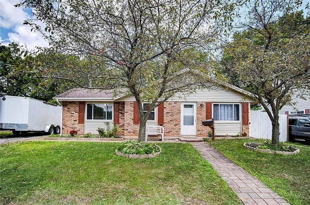 1107 Chestnut Dr photo 1