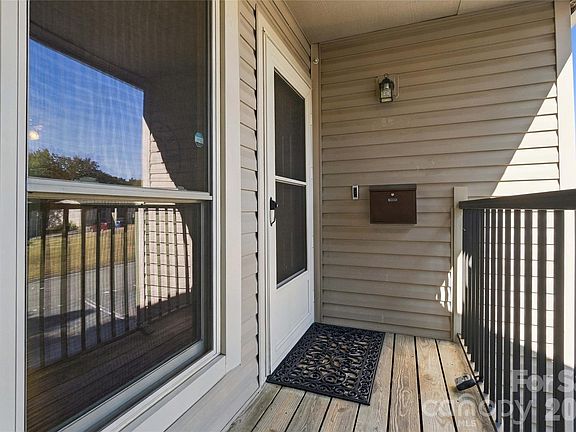 5th image of 11080 Cedar View Rd