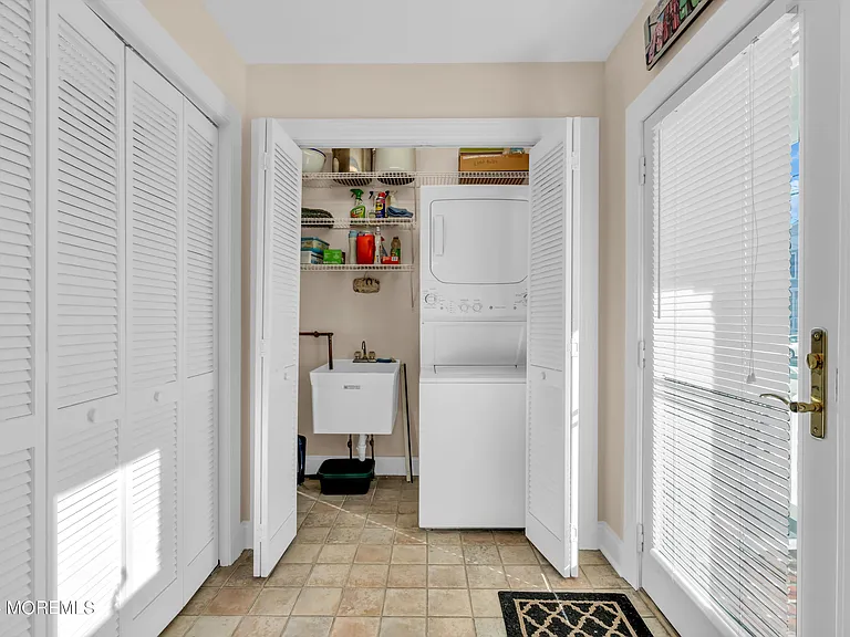 18 Meadow Ave — Photo 45