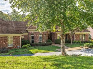 17623 Ailanthus Dr, Chesterfield, MO 63005