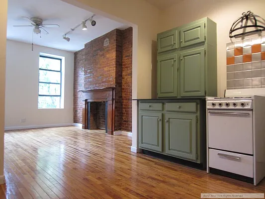 Rented by Bond New York | media 9