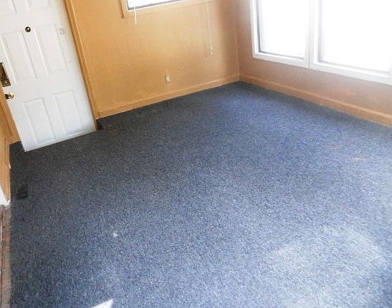 4th image of 2422 Switzer Ave