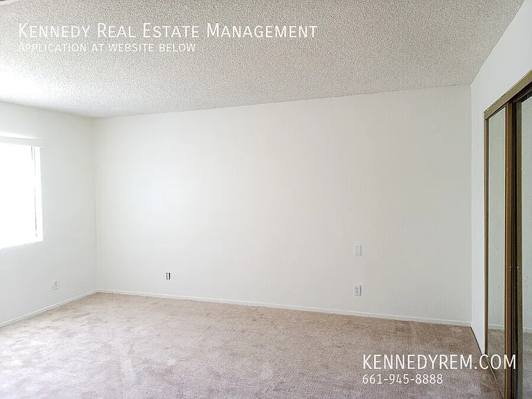 1328 W Avenue J #4 — Photo 8
