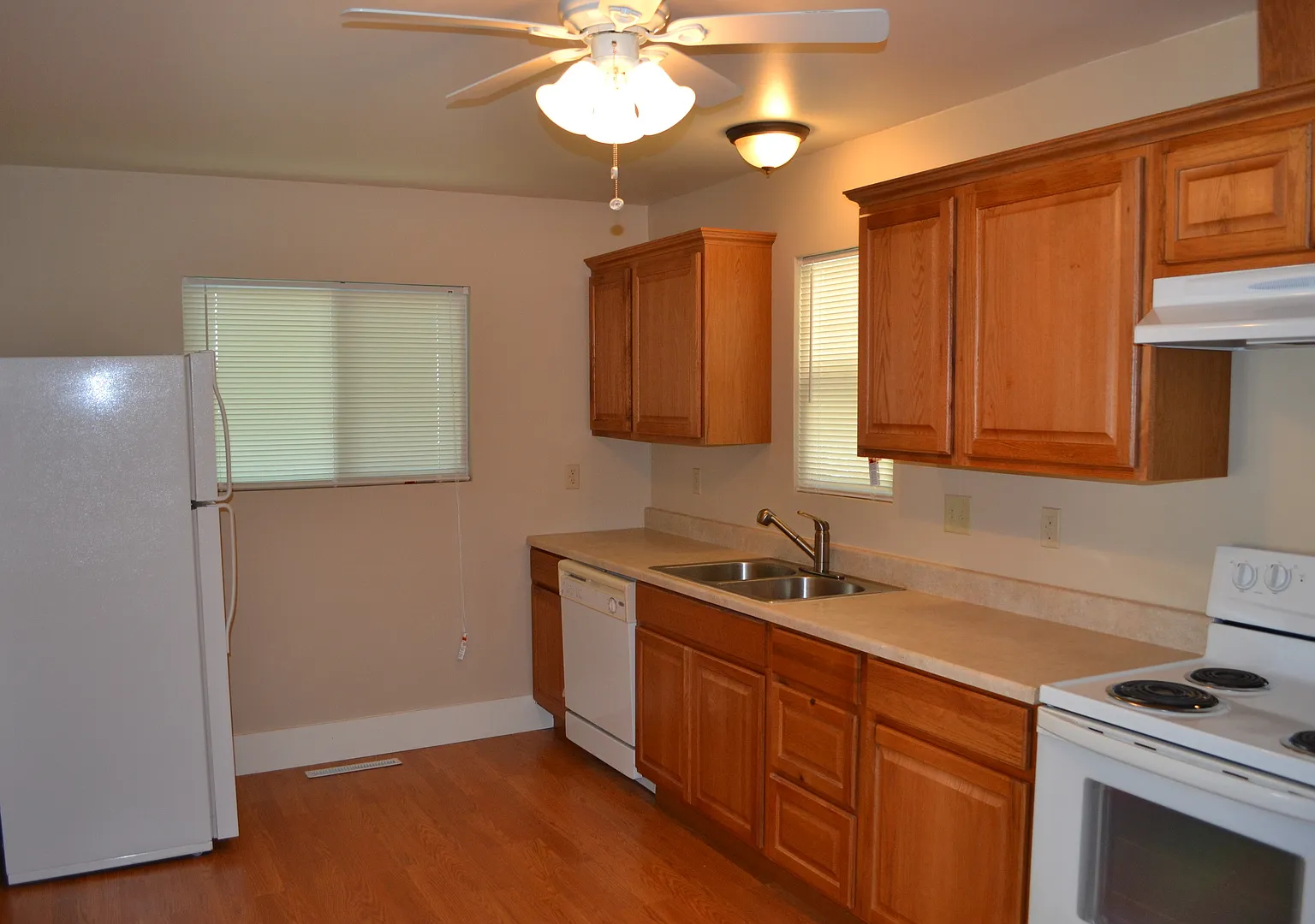 Nice 2 bedroom home for rent in Clay Center — Photo 2